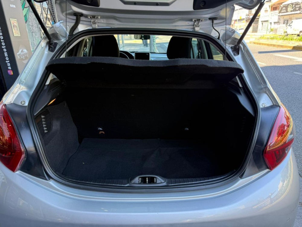 Peugeot 208 Allure — foto 10